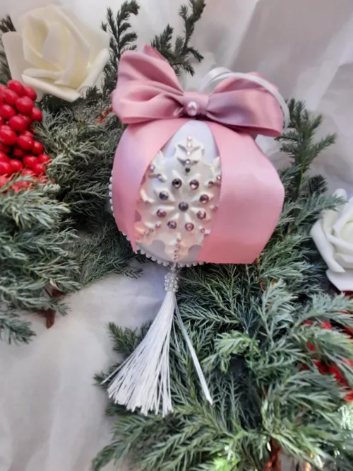 Куля новорічна ніжно бузкового кольору